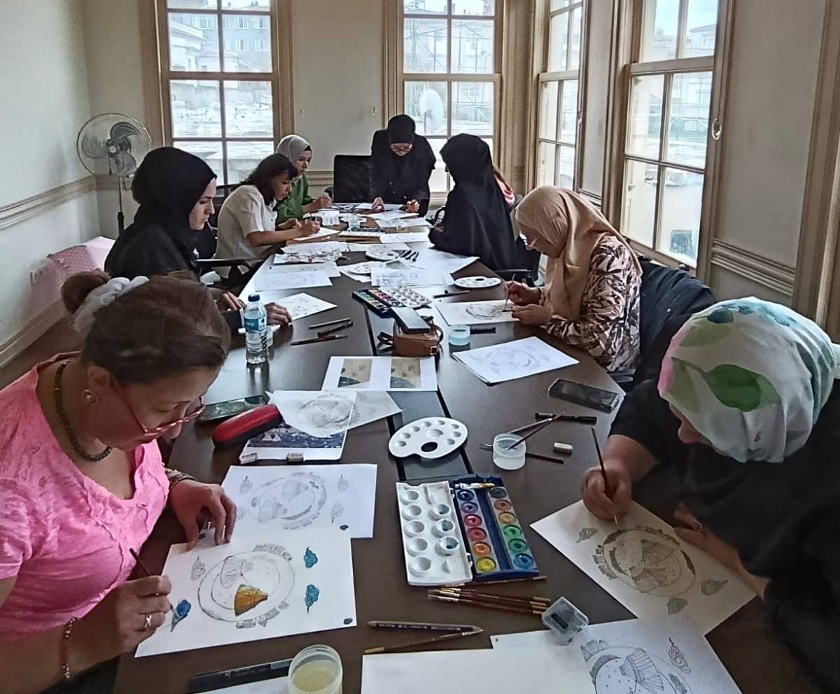Geçmişin Zarafeti Modern Çizgilerle Buluştu: Fatih’te Nusret Çolpan Minyatür Atölyesi Geçmişin Zarafeti Modern Çizgilerle Buluştu: Fatih’te Nusret Çolpan Minyatür Atölyesi