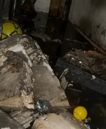 8168-beyoglunda-rogar-tasti-hali-dukkani-su-altinda-kaldi