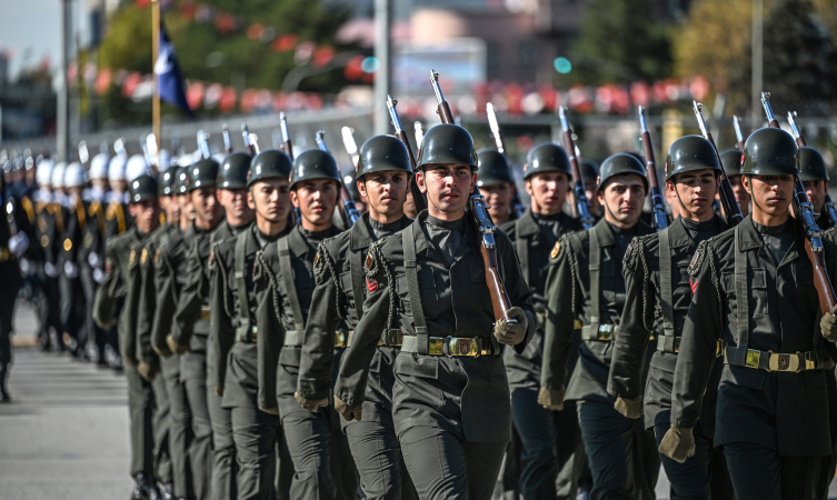 Ankara’da Cumhuriyet Coşkusu: Meclis’ten Ulus’a Görkemli Geçit Töreni