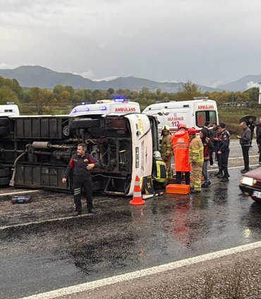 ISCI-SERVIS-MIDIBUSU-DEVRILDI-1-OLU-19_291228_media1