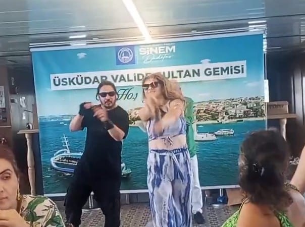 Hilmi Türkmen’den Üsküdar Belediye Başkanı Sinem Dedetaş’a: Bu hayata yemeğe, içmeye, dans edip eğlenmeye mi geldiniz siz?