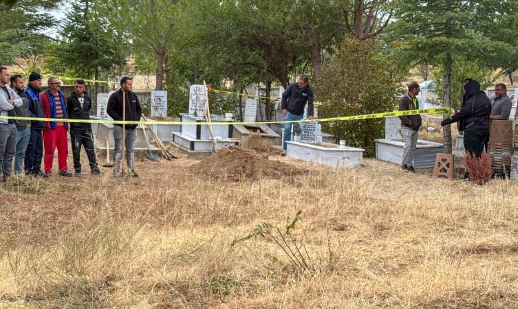 Uşak’ta Akıl Almaz Olay: Hastane Morgunda Cenazeler Karıştı, Aile Yanlış Kişiyi Defnetti