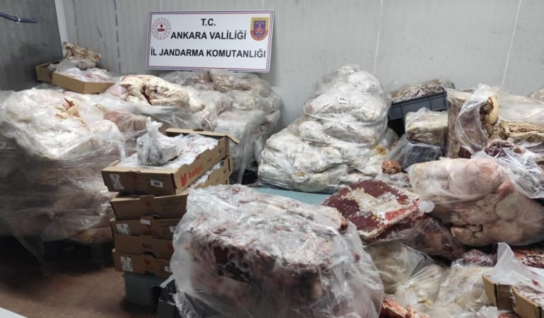 Ankara’da 15,5 Milyon Liralık “Bozuk Et” Operasyonu: 17 Ton Ürün Ele Geçirildi