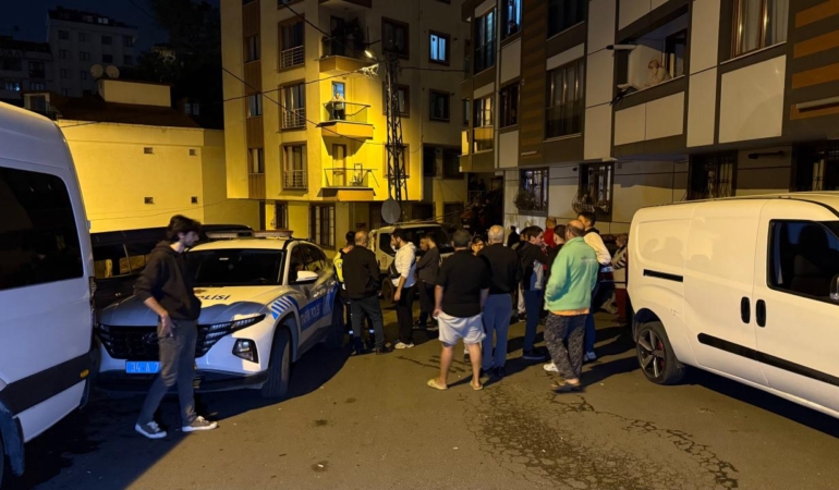 Eyüpsultan’da Yokuşta Kontrolden Çıkan Sürücü 8 Araca Çarptı