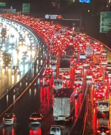 istanbul-trafik-aa-2412103