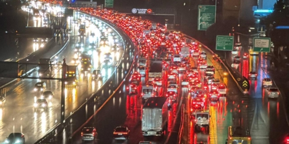 istanbul-trafik-aa-2412103