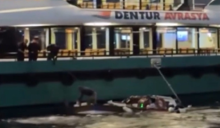 Üsküdar Açıklarında Deniz Kazası: Yolcu Motoru Balıkçı Teknesine Çarptı
