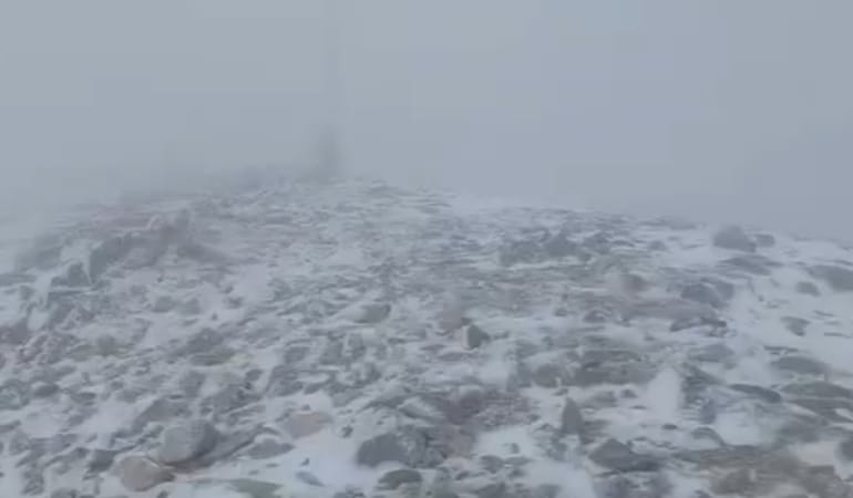 Kış turizminin gözdesi Uludağ’a mevsimin ilk karı düştü!