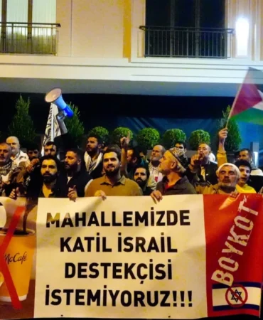 uskudarda-mcdonalds-protestosu-wn2k