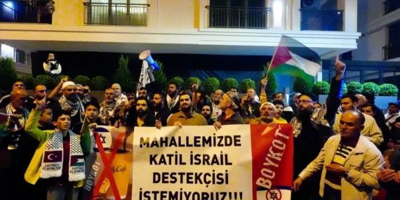 uskudarda-mcdonalds-protestosu-wn2k