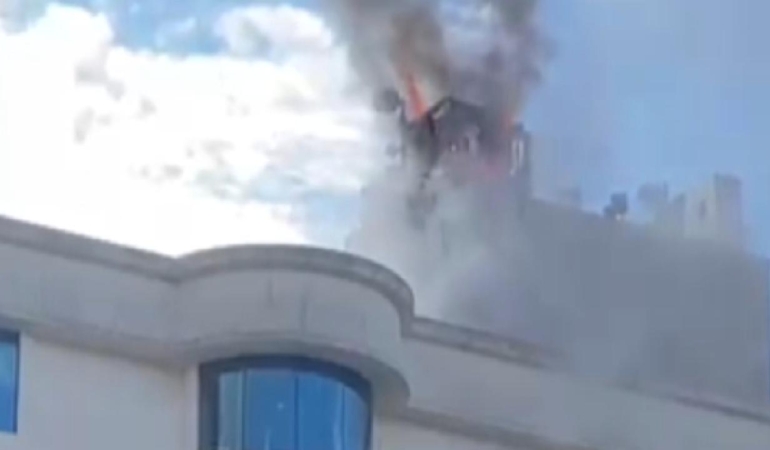 Pendik’te Hastane Yangını: Çatıdaki Alevler Paniğe Neden Oldu