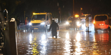 CESME’DE-SAGANAK-HAYATI-OLUMUZ-ETKILEDI_308143_media4 (1)