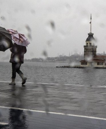 istanbul-saganak-aa-1543381