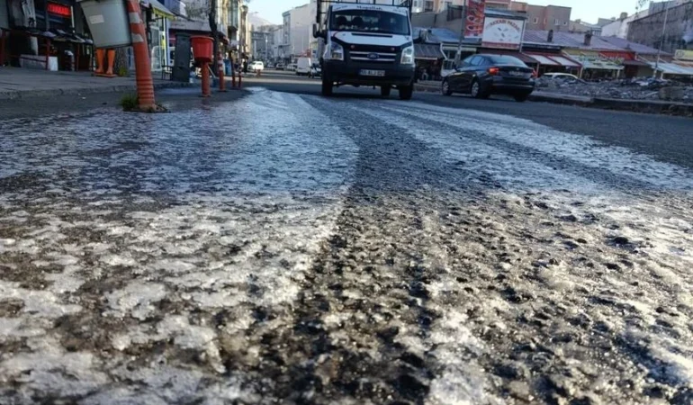 Kars’a Kış Erken Geldi, Termometreler Eksi 15 Dereceyi Gördü!