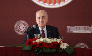 tbmm-baskani-kurtulmus-gazetecilerl-pwqy