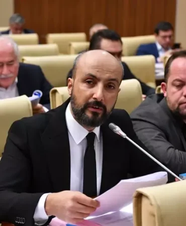 63be580fc03c0e03f0654ba9