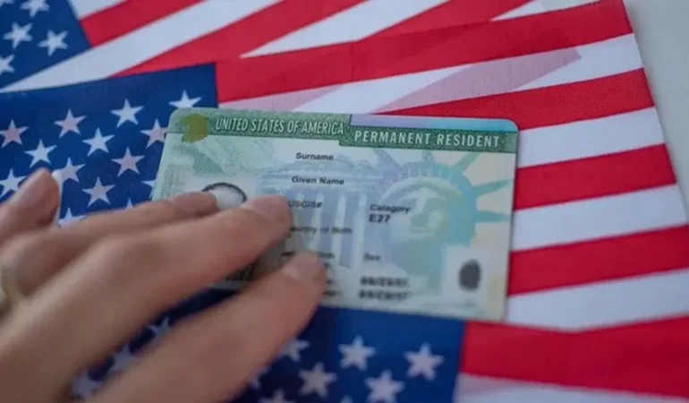 ABD’den Şok Karar: Trump, Green Card Çekilişini Süresiz Durdurdu