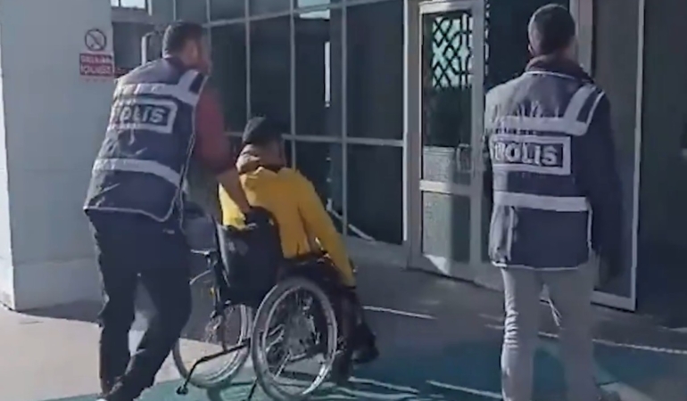 Sosyal Medyada Açtığı Canlı Yayında Kadına Şiddet Uygulayan Zanlı Yakalandı!