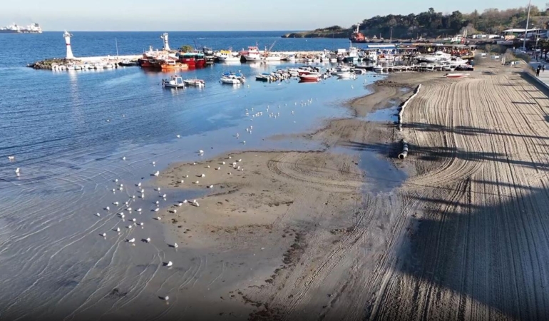 Tekirdağ’da Deniz 20 Metre Çekildi, Kum Adacıkları Ortaya Çıktı