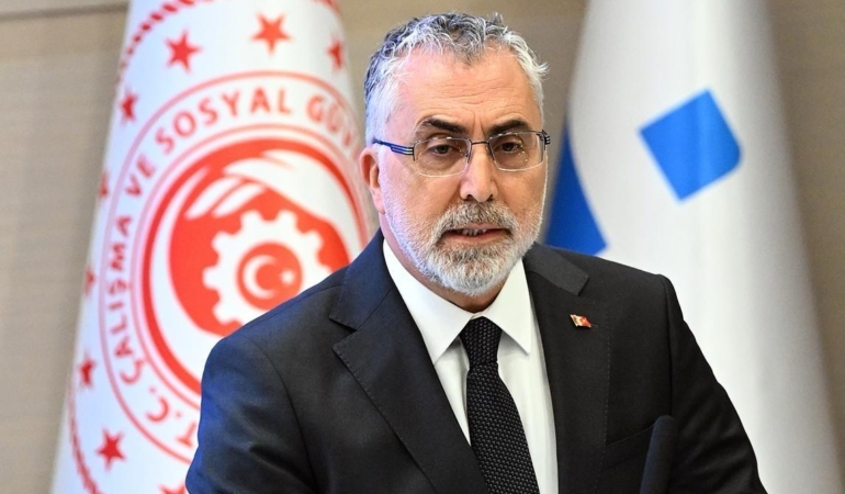 Bakan Işıkhan’dan CHP’ye Tepki: “Meclis’te Şov Yapacağınıza SGK Borçlarını Ödeyin”