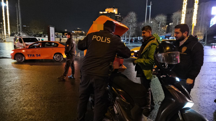 İstanbul’da Dev Asayiş Denetimi! Taksim Meydanı’nda Kuş Uçurtulmadı