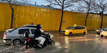 IZMIR’DE-SAGANAK-HAYATI-OLUMSUZ-ETKILEDI_337212_media6