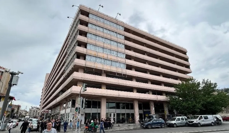 İzmir’de “Otopark” Gerilimi! Esnaf Ayaklandı: “Burası Kemeraltı’nın Can Damarı, Yıktırmayacağız”