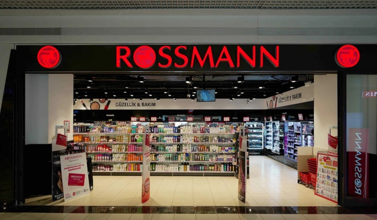Rossmann’dan 15. Yıla Özel Büyük Hediye! Şanslı Müşteri Antalya’da Daire Kazandı