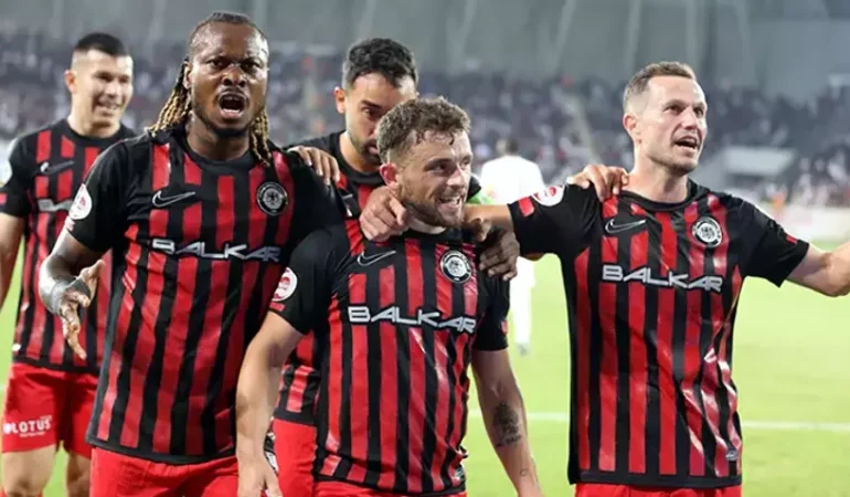 Çorum FK 4-4’lük yola devam ediyor