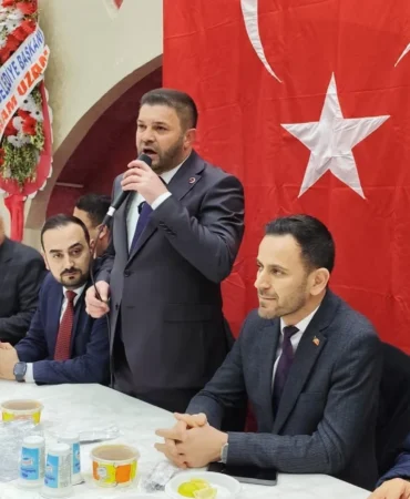Gümüşler’de gönül sofrası kuruldu- Belediye çalışanları kendi maaşlarıyla iftar verdi2