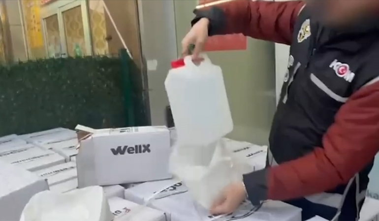 Sahte içki operasyonlarında 28 bin 168 litre etil ve metil alkol ele geçirildi