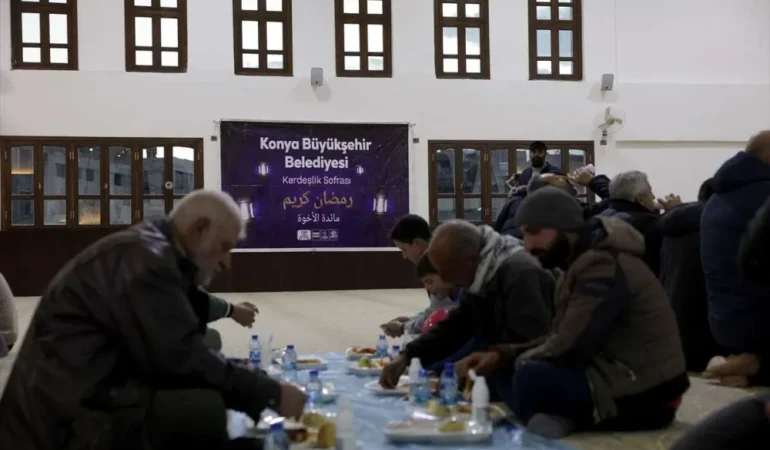 Konya Büyükşehir Şam’da bin kişilik iftar verdi