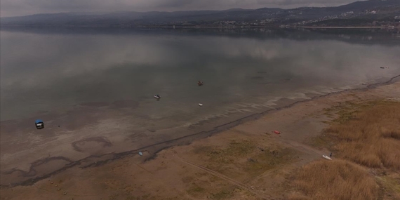 Sapanca Gölü'nde kuraklığın izleri siliniyor