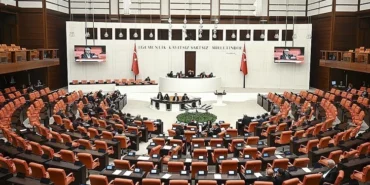 Sosyal medya ve doğum izni düzenlemesi Meclis'e sunuldu