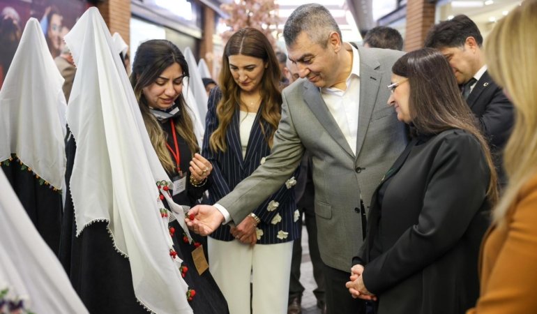 Mersin’de Maneviyat ve Sanat Buluştu: Kutsal Emanetlere Saygı Sergisi Yoğun İlgi Gördü