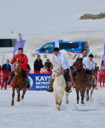 baskan-buyukkilic-turkiyede-ilk-kez-duzenlenen-kokboru-oyunlari-erciyes-2026-heyecanina-ortak-oldu-38