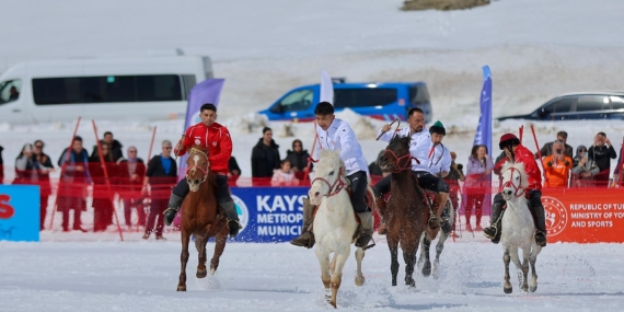 baskan-buyukkilic-turkiyede-ilk-kez-duzenlenen-kokboru-oyunlari-erciyes-2026-heyecanina-ortak-oldu-38