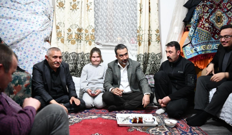 AK Parti Ankara’da sahaya indi: 160 bin hane ziyareti, 518 bin kişiyle temas!