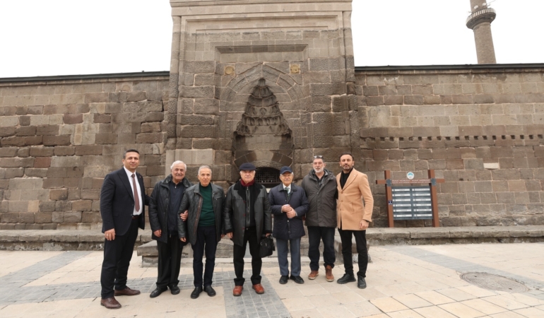 DEVLET TECRÜBESİ KAYSERİ’DE BULUŞTU: BÜYÜKŞEHİR’İN ŞEHİRCİLİK VE TURİZM BAŞARISI TAKDİR TOPLADI