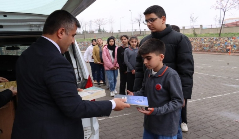 Şanlıurfa Büyükşehir Belediyesi’nden Kütüphaneler Haftasında Kitap Okuma Etkinliği