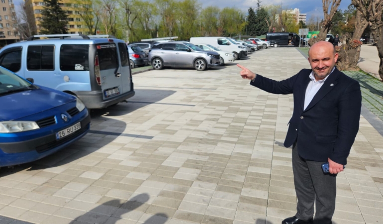 AK Partili Gürhan Albayrak’tan CHP’li Eskişehir Belediye Başkanı Ünlüce’ye Yaylım Ateşi: ‘Mış Gibi Belediyecilik Yapıyorlar!’