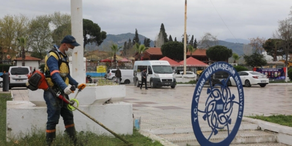 BAŞKAN ÇERÇİOĞLU’NDAN GERMENCİK VE İNCİRLİOVA’DA YEŞİL ALANLARA ‘BAHAR’ DOKUNUŞU
