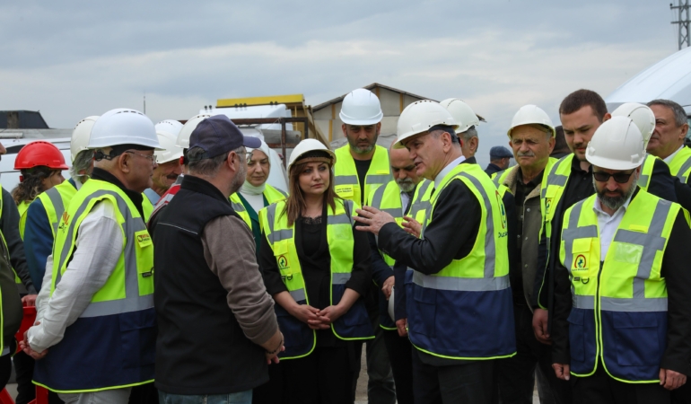 Başkan Özlü ‘İçme Suyu Şebekesi Yenileme Projesi’ çalışmalarını yerinde inceledi