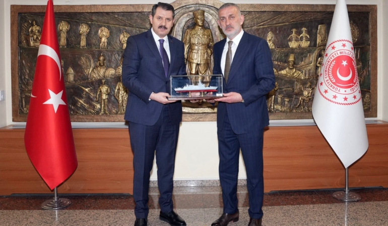 TFF Başkanı Hacıosmanoğlu’ndan Millî Savunma Bakan Yardımcısı Ayhan’a hayırlı olsun ziyareti