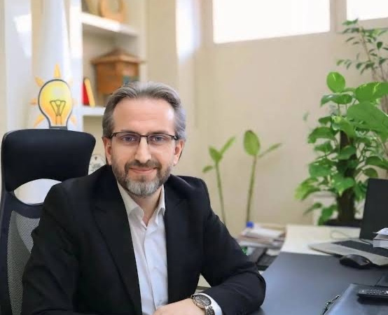 Mamak’ta fotoğraf skandalı: Haddini aşan CHP’li Ali Deniz’e AK Partili Dalbastı’dan zehir zemberek yanıt!