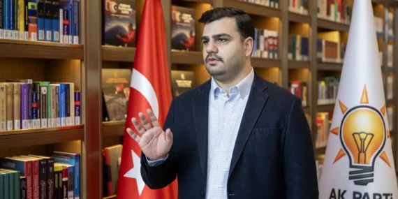 AK Parti Genel Sekreteri İnan’dan Cemil Tugay’a hizmet eleştirisi