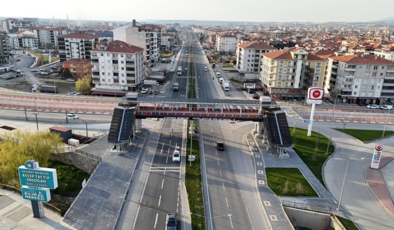 aksaray-belediyesinden-anlamli-yatirim-gazzeli-sehitler-yaya-ust-gecidi-acildi