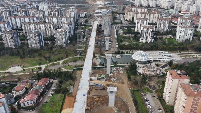 İSTANBUL'UN TRAFİK YÜKÜNÜ SIRTLAYACAK DEV PROJEDE SONA DOĞRU NAKKAŞ-BAŞAKŞEHİR OTOYOLU HAVADAN GÖRÜNTÜLENDİ