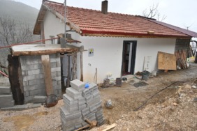 baskan-basdegirmen-talimat-verdi-yanginzede-aile-yeni-ve-modern-evine-kavustu