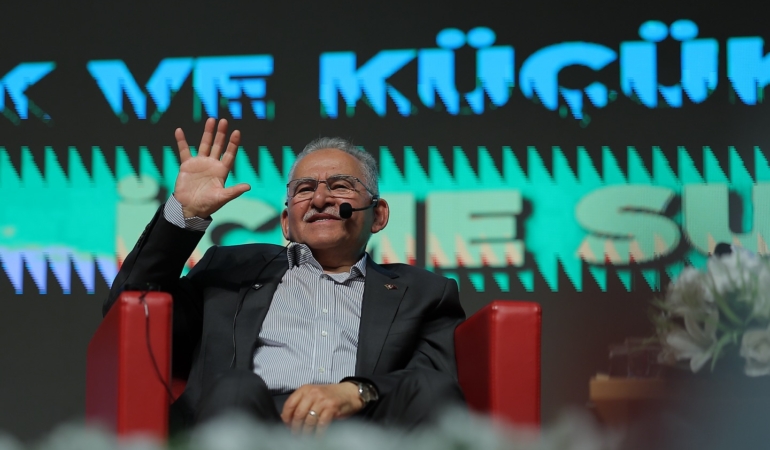 Başkan Büyükkılıç, Kayseri Üniversitesi’nde Gençlerle Buluştu: “Bu Belediye Sizin”